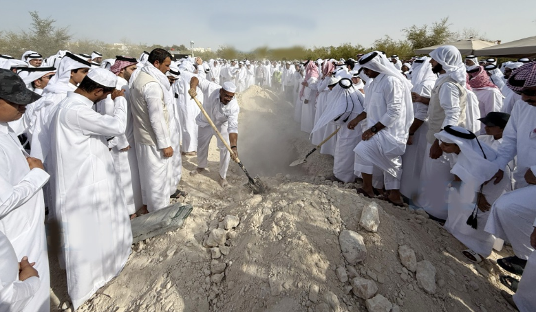 Huge crowd attends Abdullah bin Hamad Al Attiyahs funeral
